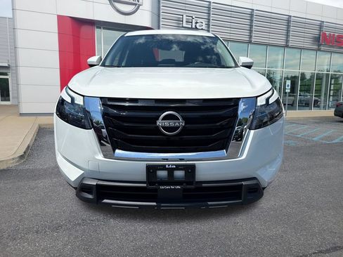 Used 2025 Nissan Pathfinder SV AWD/4WD image 3