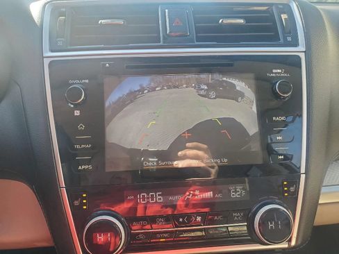 Used 2018 Subaru Outback 2.5i Premium image 14