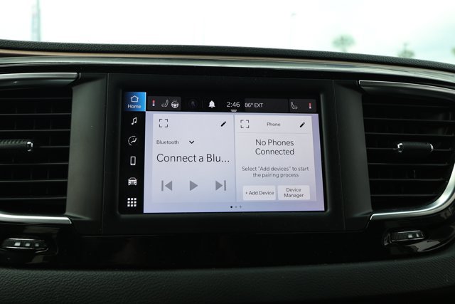 Used 2023 Chrysler Voyager LX FWD image 15