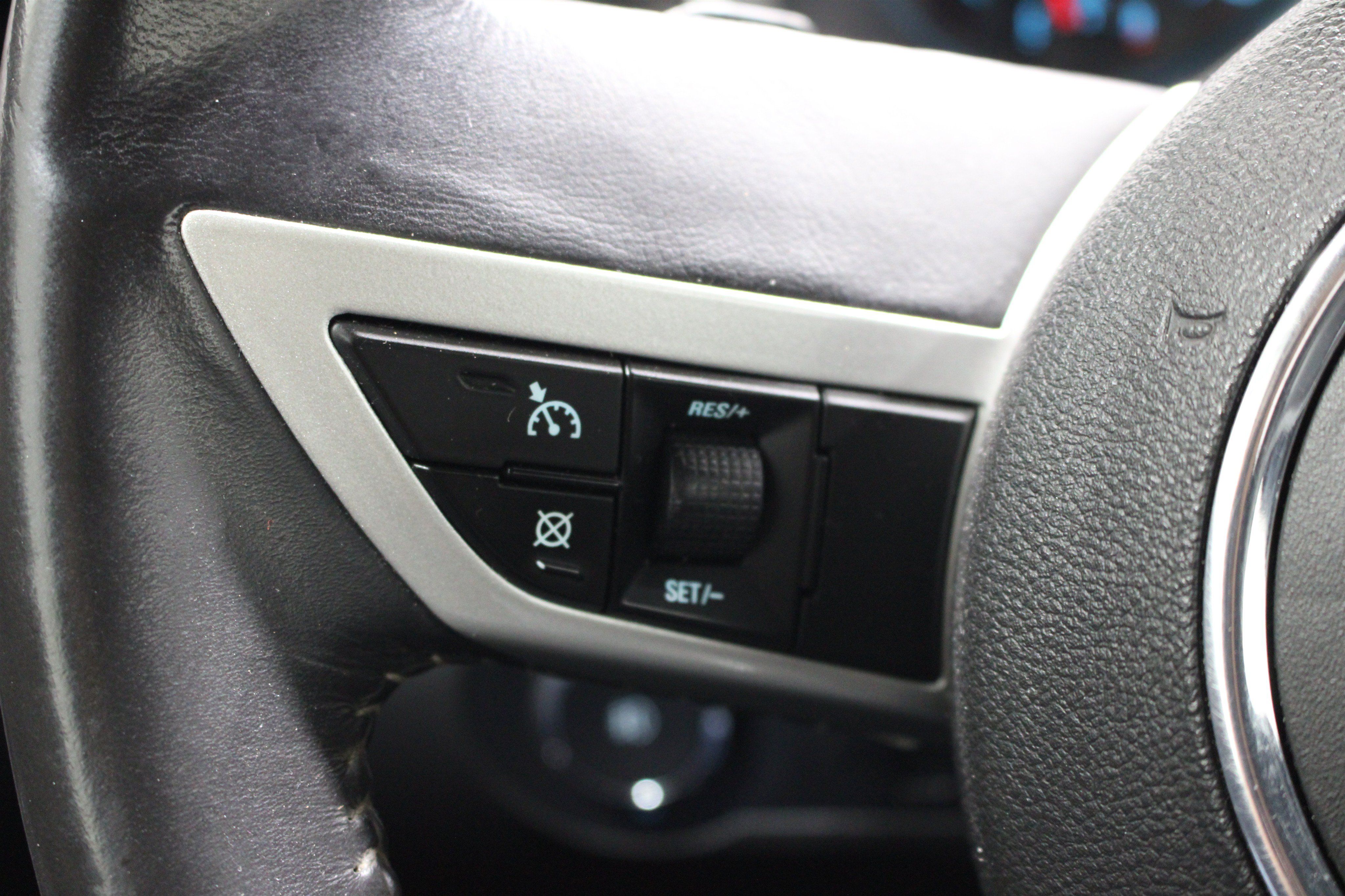 Used 2010 Chevrolet Camaro SS RWD image 12