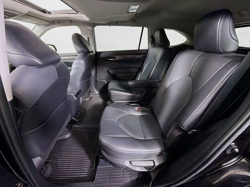 Used 2022 Toyota Highlander Limited AWD/4WD image 25