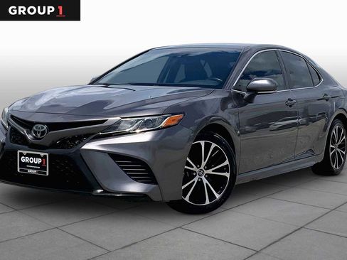 Used 2019 Toyota Camry SE w/ Convenience Package FWD image 1