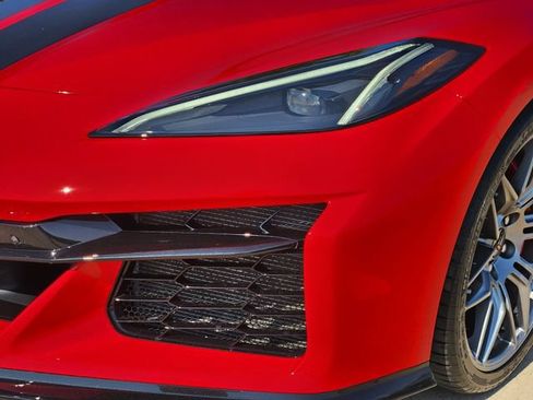 Used 2024 Chevrolet Corvette Z06 RWD image 17