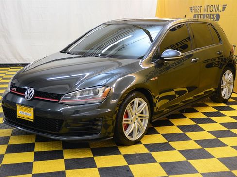 Used 2017 Volkswagen GTI SE image 6