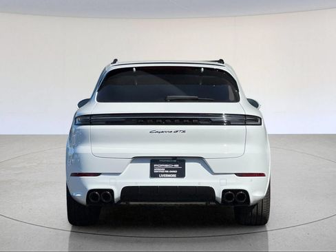 Certified 2026 Porsche Cayenne GTS AWD/4WD image 8
