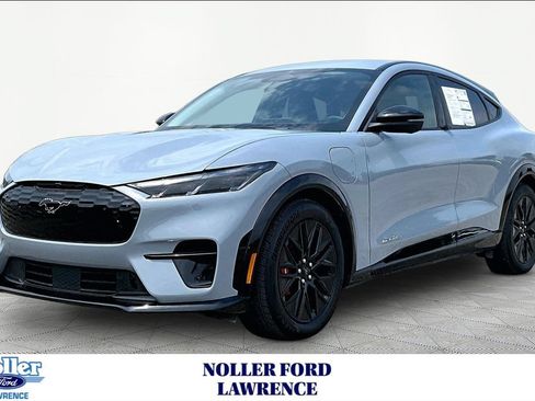 Certified 2025 Ford Mustang Mach-E Premium w/ Sport Appearance Package AWD/4WD image 1