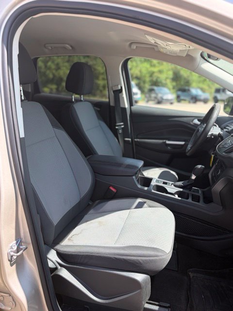 Used 2017 Ford Escape SE w/ SE Cold Weather Package AWD/4WD image 14