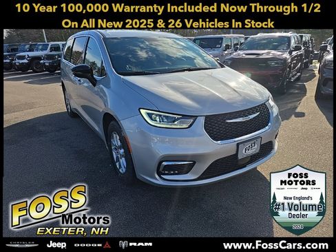 New 2026 Chrysler Pacifica Select image 1