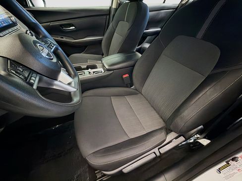 Used 2024 Nissan Sentra SV FWD image 11