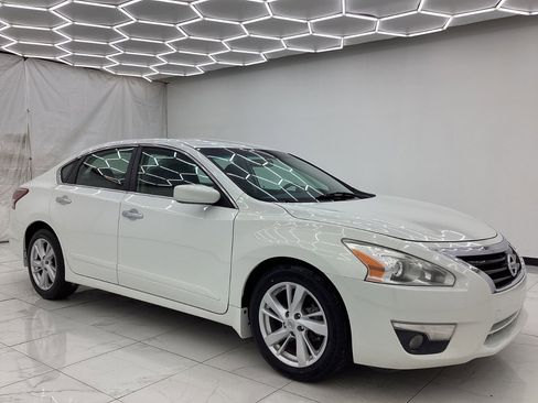 Used 2015 Nissan Altima 2.5 SV FWD image 7
