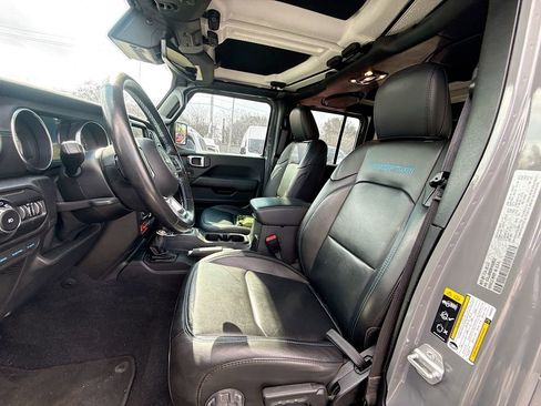 Used 2021 Jeep Wrangler Unlimited Rubicon 4xe w/ Cold Weather Group AWD/4WD image 23