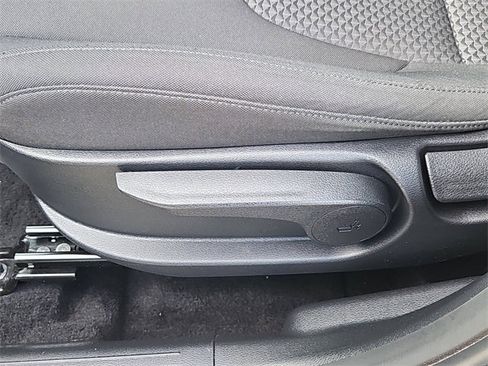 Certified 2025 Kia Sportage LX image 17