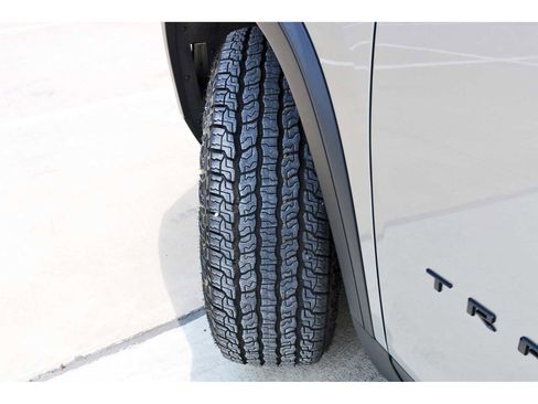 Used 2026 Chevrolet Traverse Z71 w/ LPO, Floor Liner Package AWD/4WD image 30