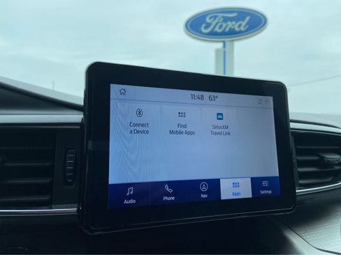 Used 2023 Ford Explorer XLT w/ Equipment Group 202A AWD/4WD image 37