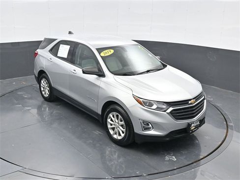 Used 2019 Chevrolet Equinox LS w/ LS Convenience Package image 1