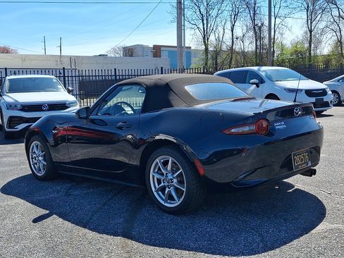 Used 2017 MAZDA MX-5 Miata Sport image 4