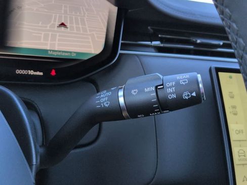 New 2026 Land Rover Range Rover Long Wheelbase SE AWD/4WD image 28