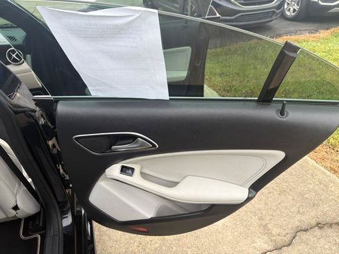 Used 2019 Mercedes-Benz CLA 250 image 32