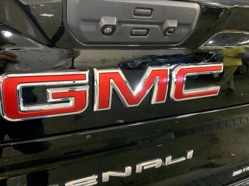 Used 2023 GMC Sierra 3500 Denali w/ Denali Ultimate Package image 30
