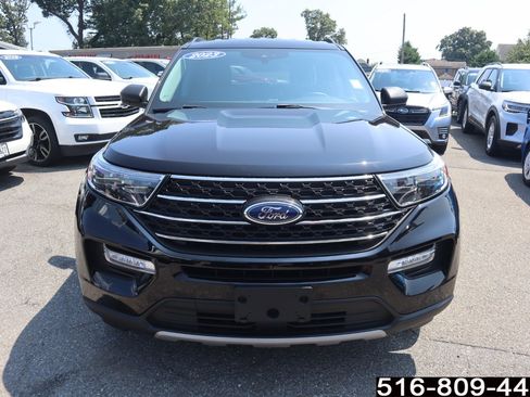 Used 2023 Ford Explorer XLT w/ Equipment Group 202A AWD/4WD image 4