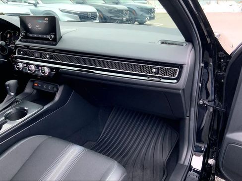 Certified 2025 Honda Civic Sport image 18
