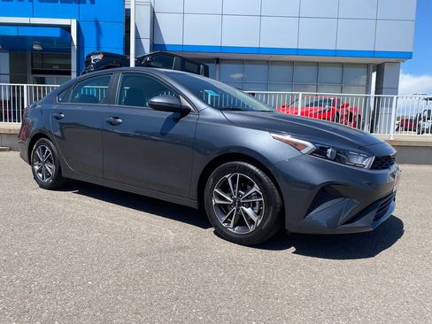 Used 2024 Kia Forte LXS w/ LXS Technology Package FWD image 7