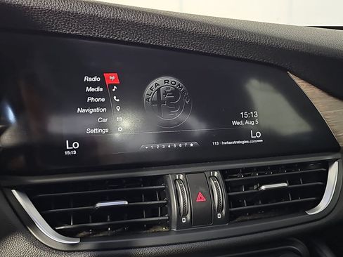 Used 2017 Alfa Romeo Giulia Ti w/ TI Performance Package AWD/4WD image 19