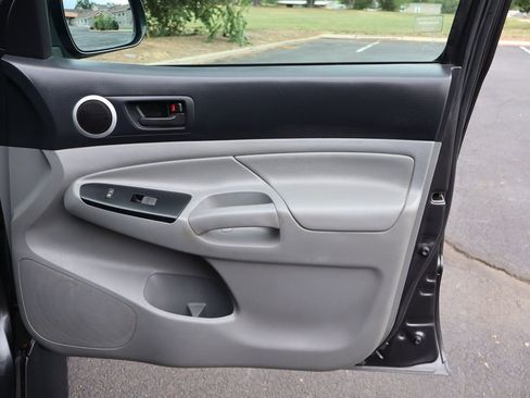 Used 2014 Toyota Tacoma V6 image 27