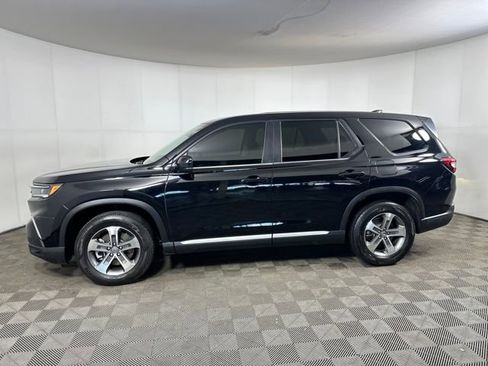 Used 2025 Honda Pilot EX-L image 6