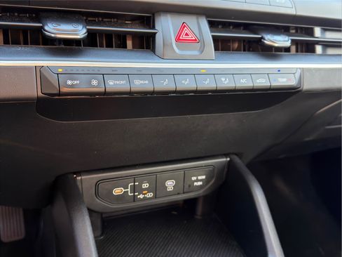 Used 2025 Kia K4 LXS image 15
