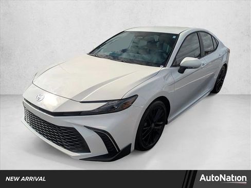 Used 2026 Toyota Camry SE w/ Convenience Package image 1