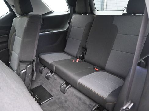 Used 2019 Chevrolet Traverse LT FWD image 15