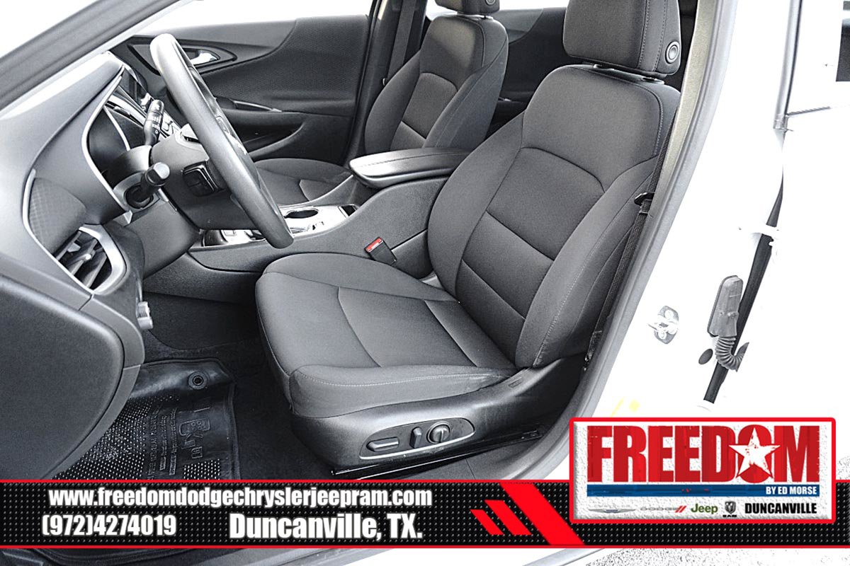Used 2025 Chevrolet Malibu LT FWD image 13
