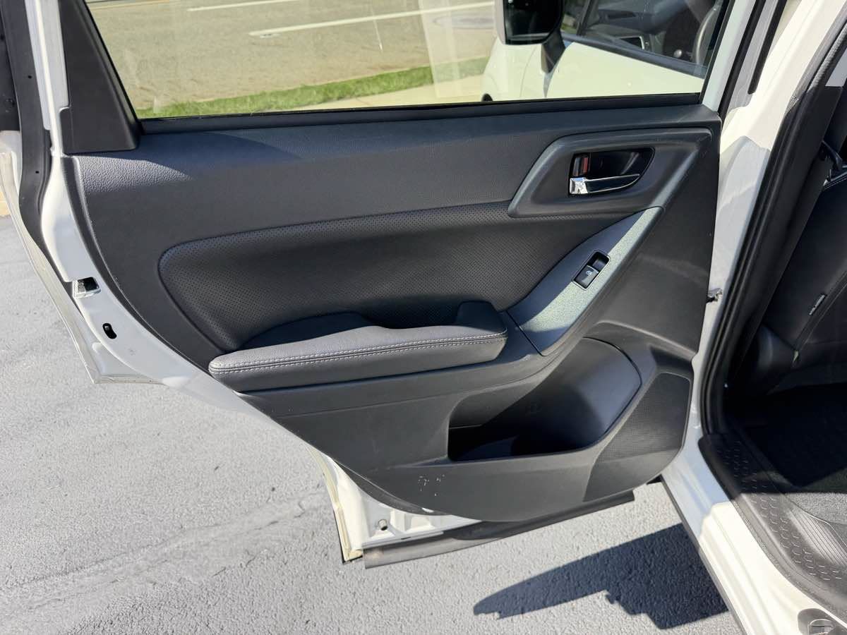 Used 2018 Subaru Forester 2.5i Premium w/ Popular Package #2 AWD/4WD image 14