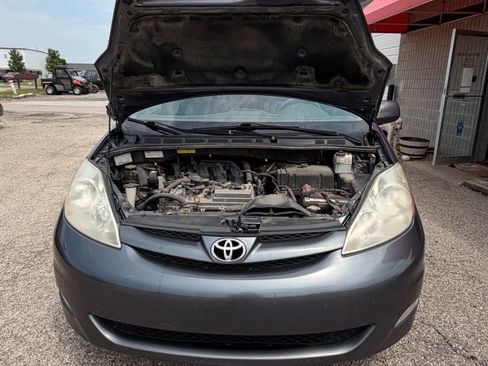 Used 2008 Toyota Sienna FWD image 10