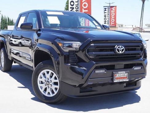 Certified 2025 Toyota Tacoma SR5 AWD/4WD image 2