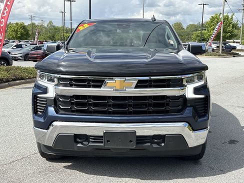 Used 2022 Chevrolet Silverado 1500 LT AWD/4WD image 4
