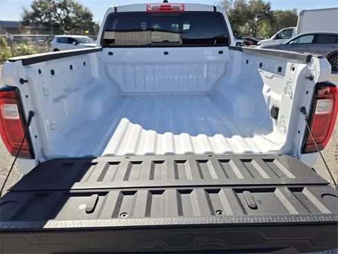 Used 2025 GMC Canyon Elevation w/ Convenience Package image 16