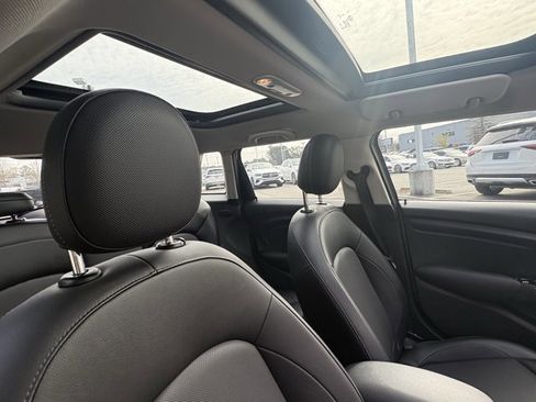 Used 2016 MINI Cooper 4-Door Hardtop image 20