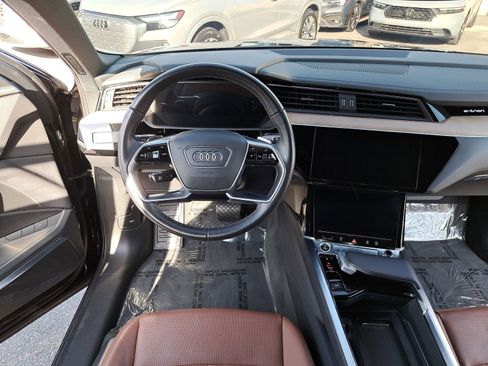 Used 2024 Audi Q8 e-tron Premium Plus w/ Premium Plus Package image 16