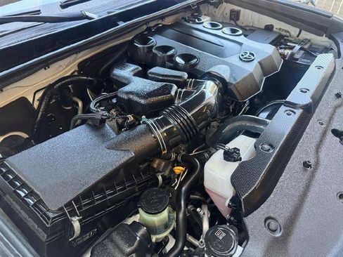 Used 2018 Toyota 4Runner SR5 Premium AWD/4WD image 25