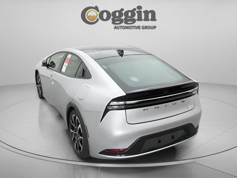 New 2025 Toyota Prius Plug-In Hybrid image 11