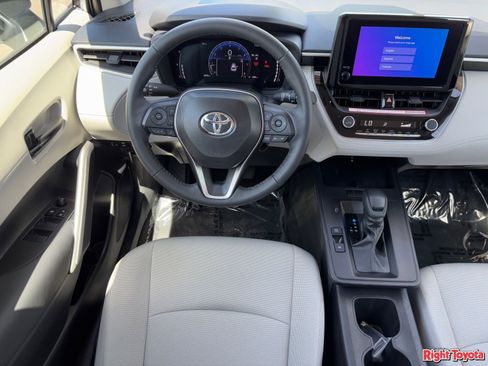 Certified 2026 Toyota Corolla Cross LE FWD image 16