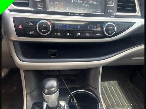 Used 2017 Toyota Highlander Limited FWD image 8