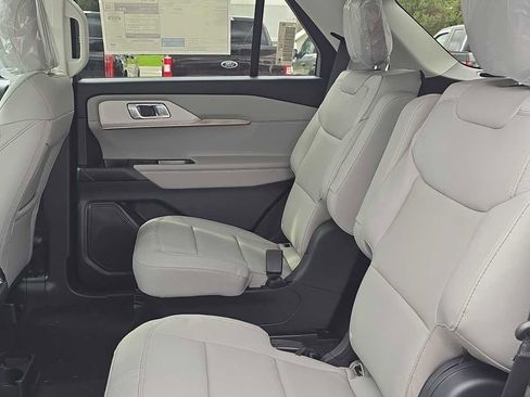 Used 2026 Ford Explorer Active w/ Active Comfort Package image 24