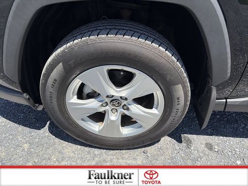 Used 2021 Toyota RAV4 XLE w/ XLE Grade Weather Package AWD/4WD image 11