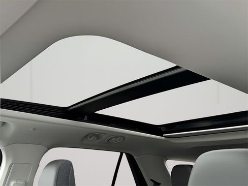 New 2025 Ford Explorer Active w/ Active Comfort Package image 19