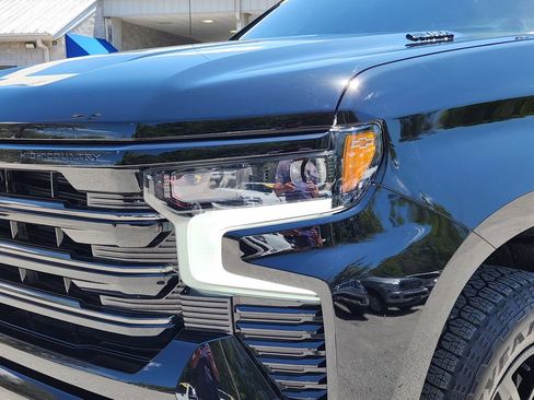 Used 2024 Chevrolet Silverado 1500 High Country w/ Midnight Edition image 7