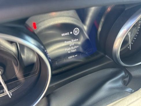 Used 2023 Jeep Wrangler Unlimited Sahara AWD/4WD image 11
