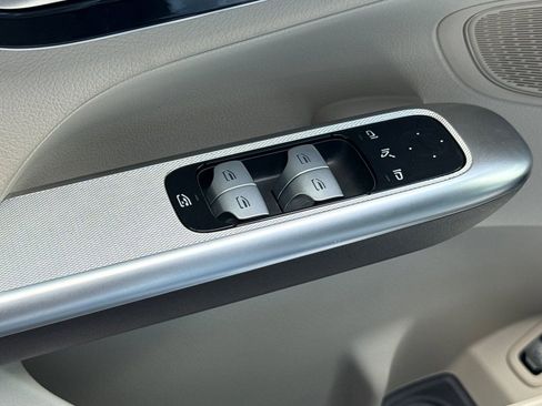 Certified 2026 Mercedes-Benz GLC 300 image 12